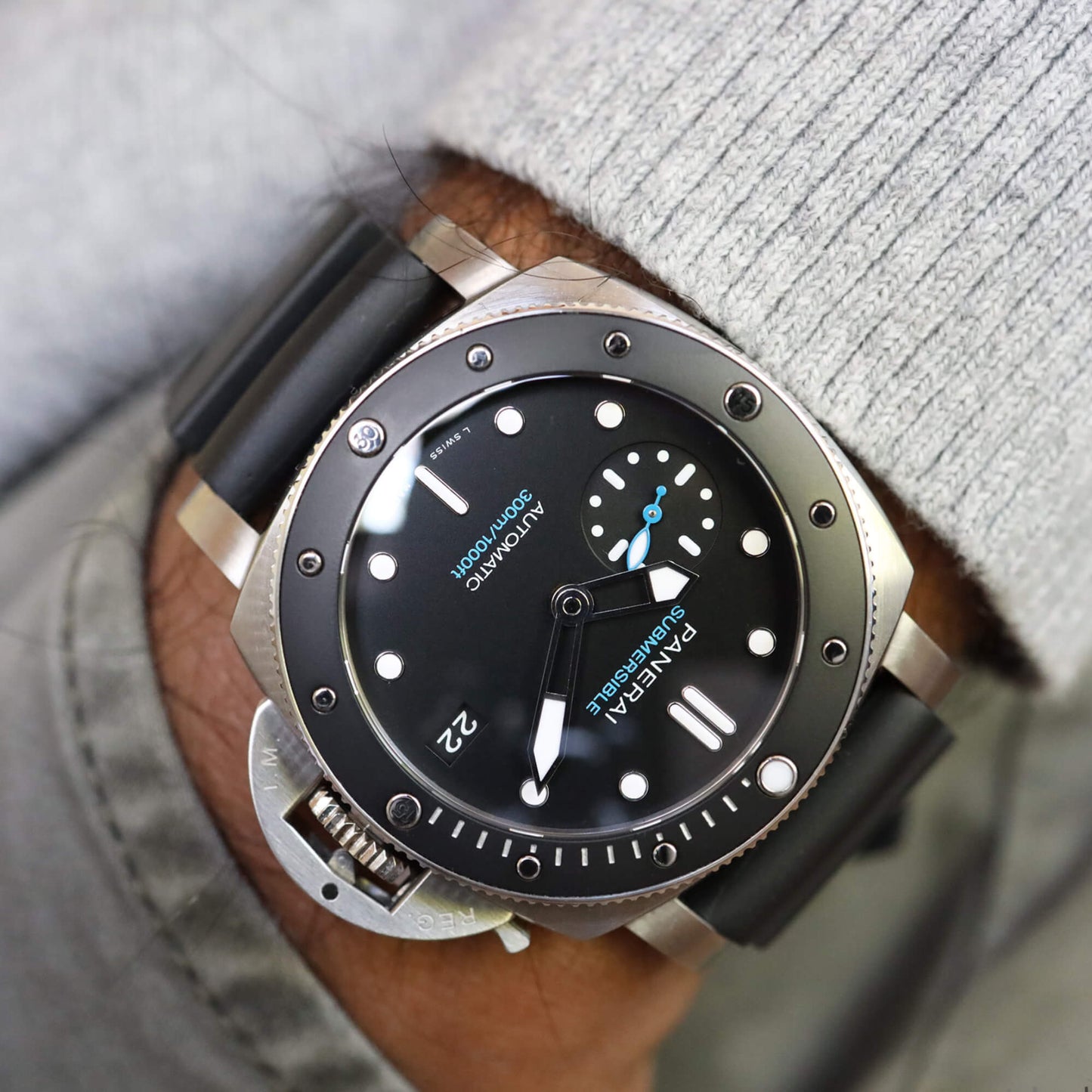 Panerai Submersible Black Dial Black Rubber 42mm